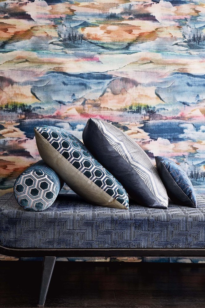 Jane Churchill wallpaper Solace, furniture fabric Pulsar en Sirocco
