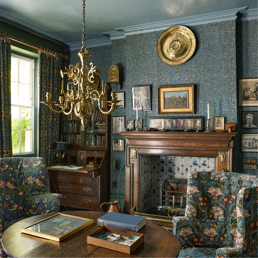 William Morris Collection Emery Walkers wallpaper en meubel- gordijnstof